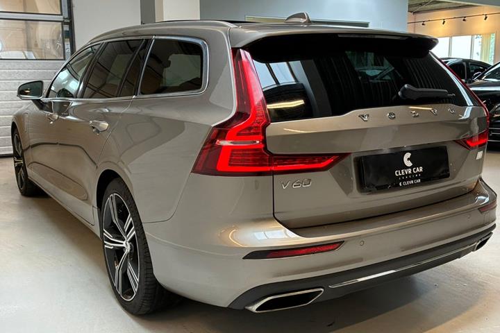 Orange Volvo V60 fra 2021
