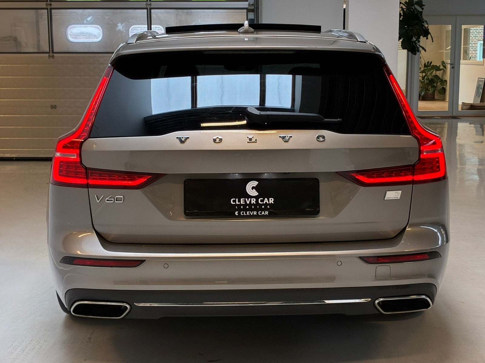 Orange Volvo V60 fra 2021