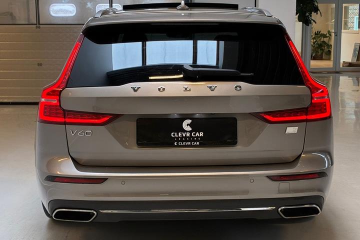 Orange Volvo V60 fra 2021