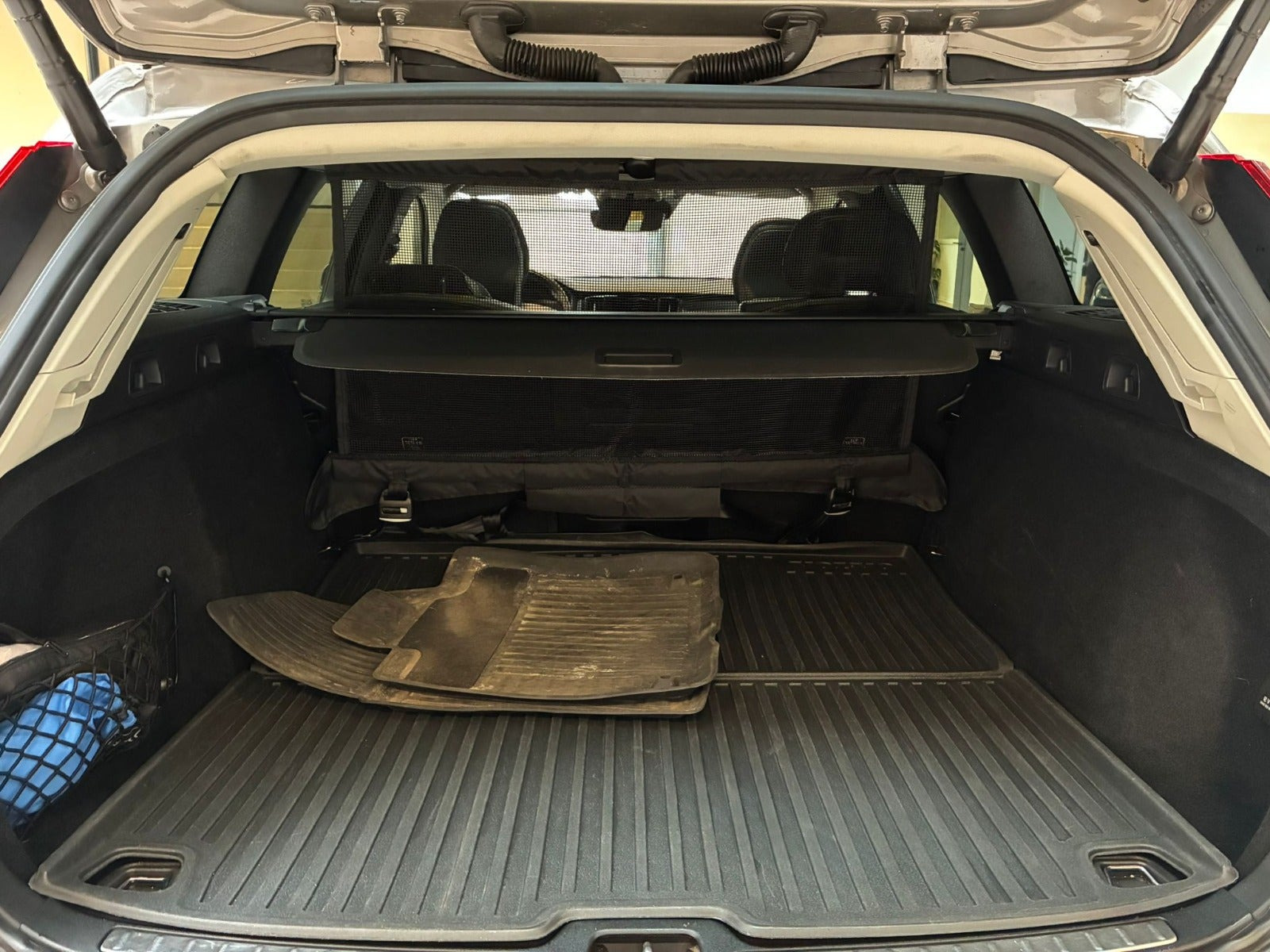 Orange Volvo V60 fra 2021