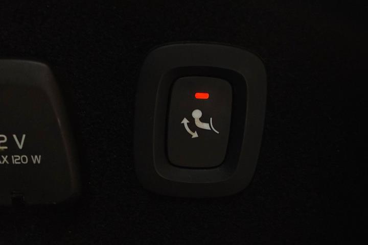 Orange Volvo V60 fra 2021