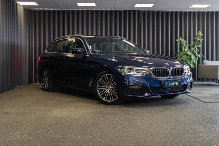 Blå BMW 540d fra 2019