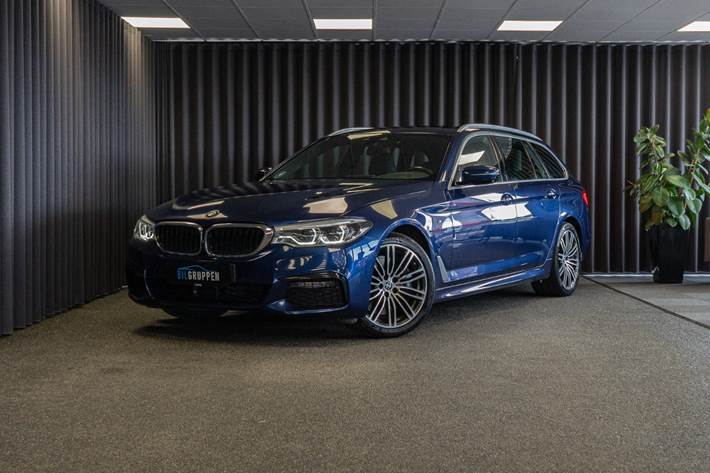 Blå BMW 540d fra 2019