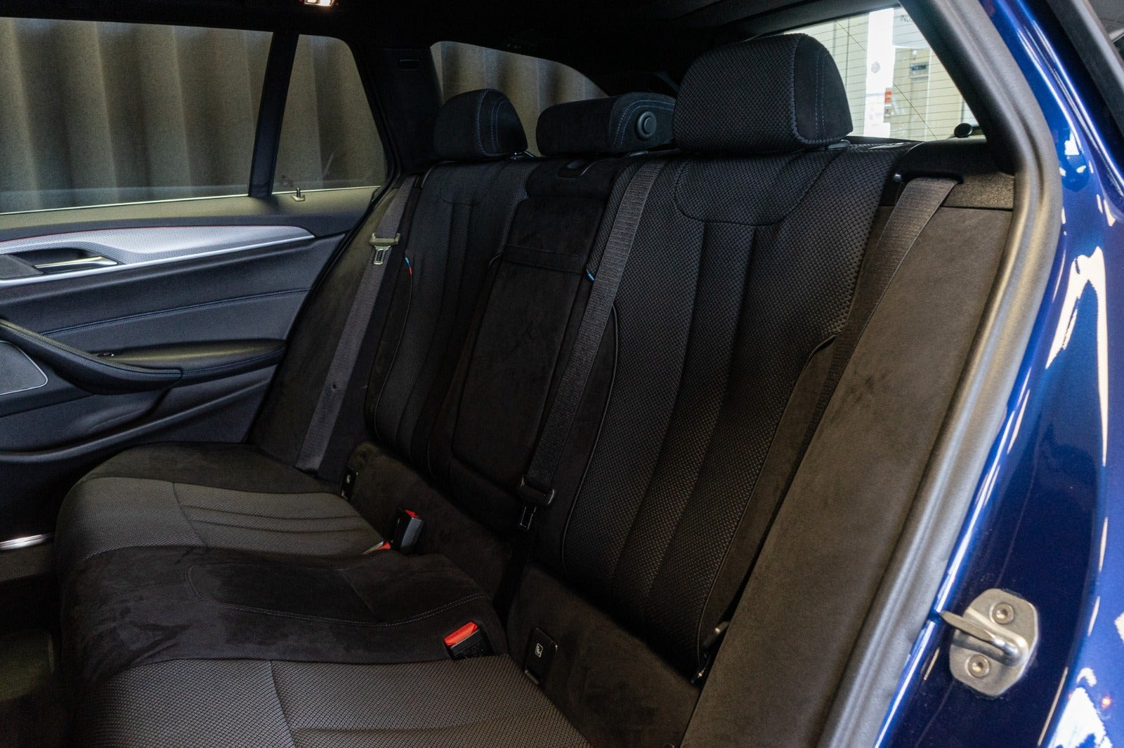 Blå BMW 540d fra 2019