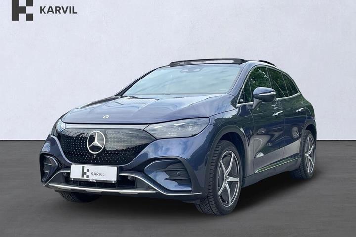Blå Mercedes EQE350 SUV fra 2025 set udefra