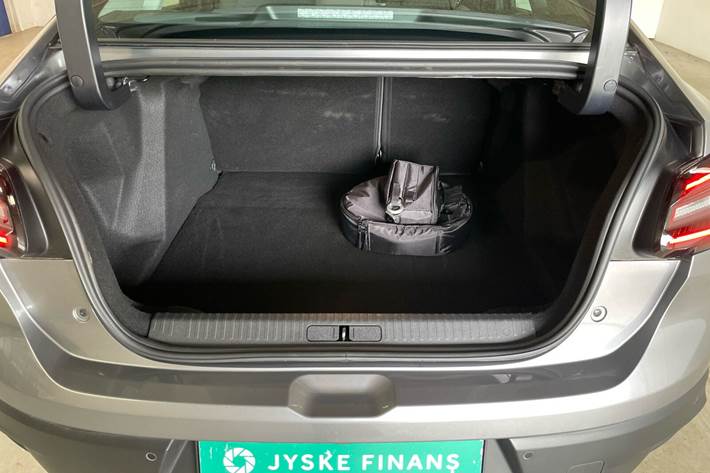 Grå Citroën ë-C4 X fra 2025
