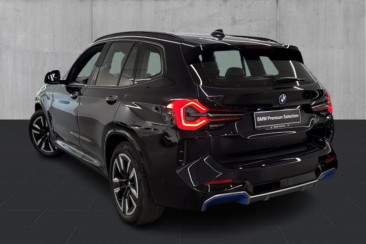 Sort BMW iX3 fra 2023