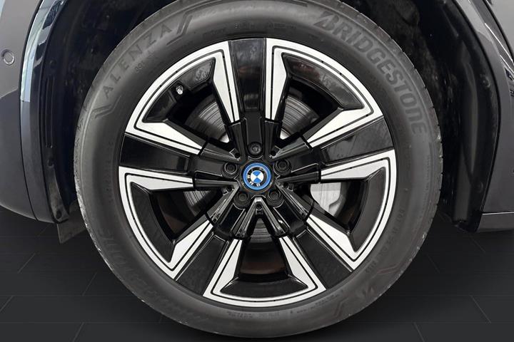 Sort BMW iX3 fra 2023