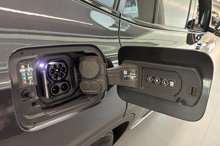 Grå BMW iX3 fra 2021