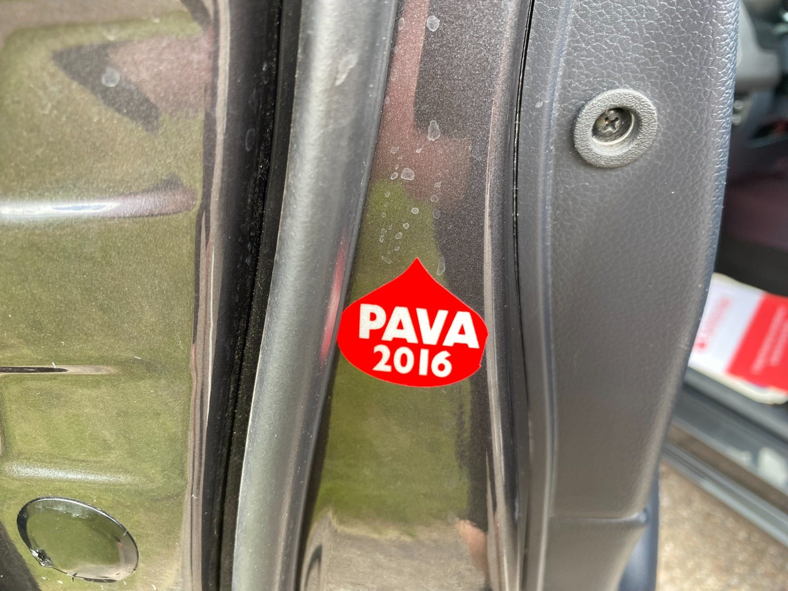 Grå Kia Rio fra 2016