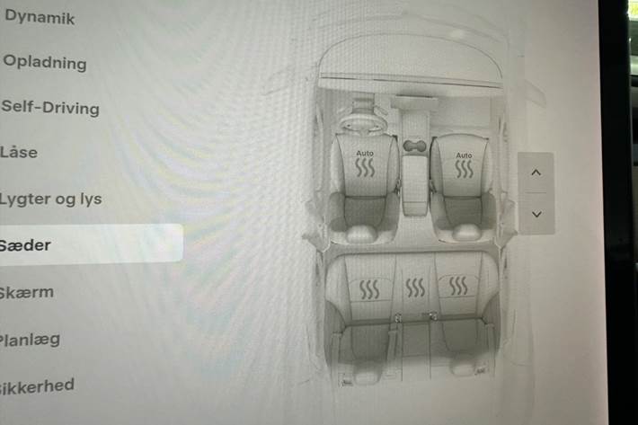Grå Tesla Model 3 fra 2020