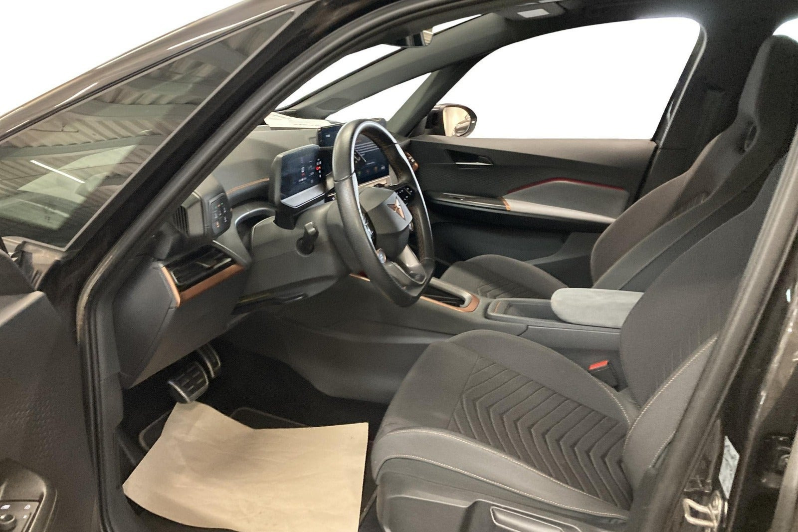 Sort Cupra Born fra 2024