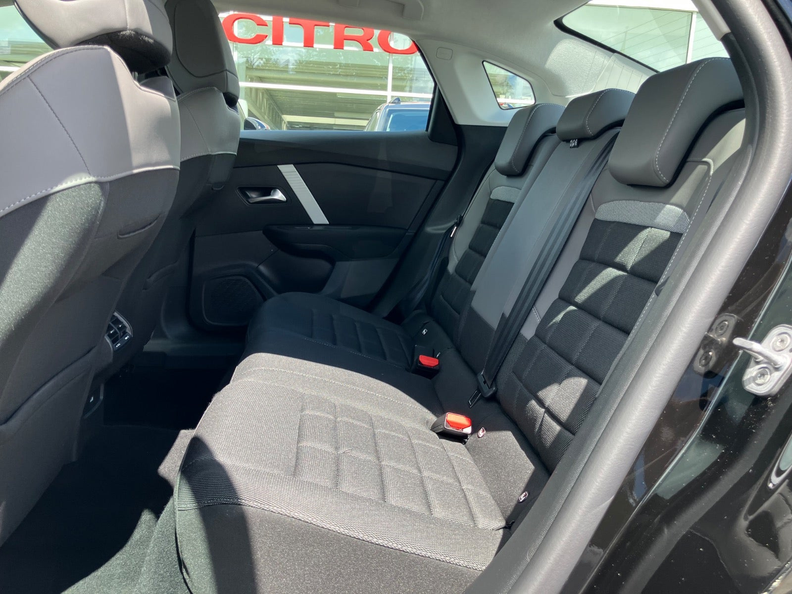 Sort Citroën ë-C4 X fra 2025