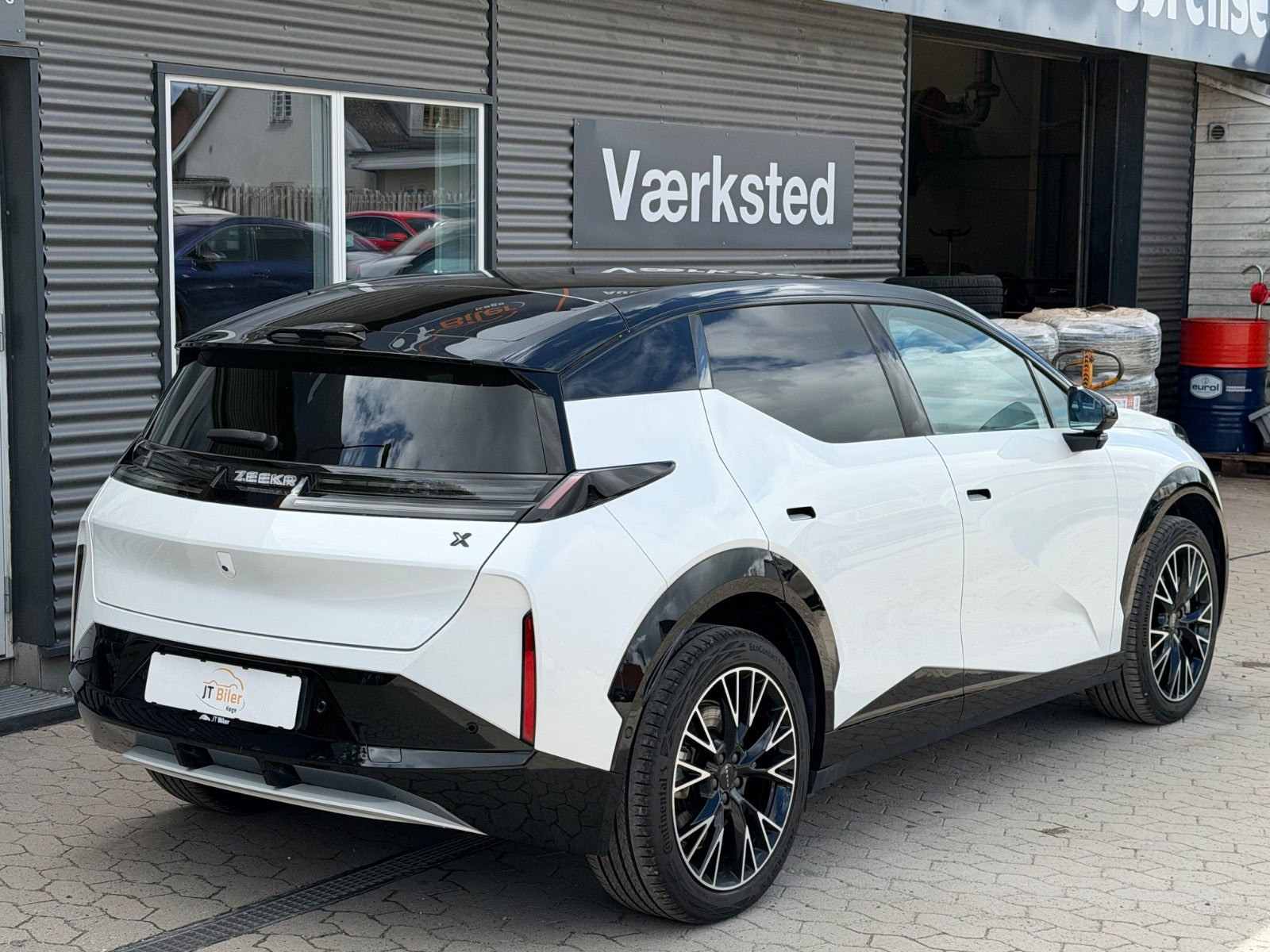 Hvid Zeekr X fra 2024 set udefra