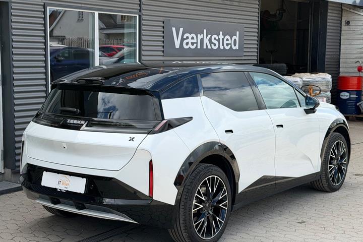 Hvid Zeekr X fra 2024 set udefra