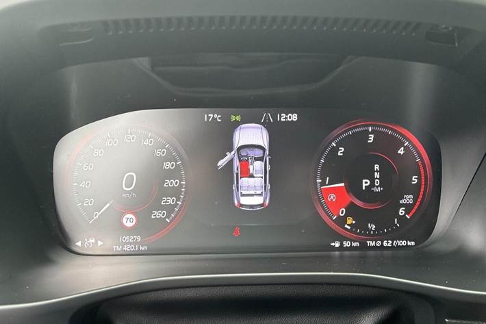 Hvid Volvo XC40 fra 2021