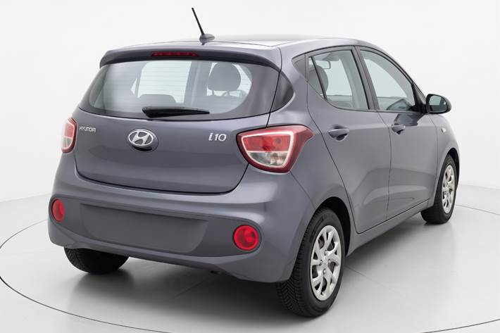 Grå Hyundai i10 fra 2020