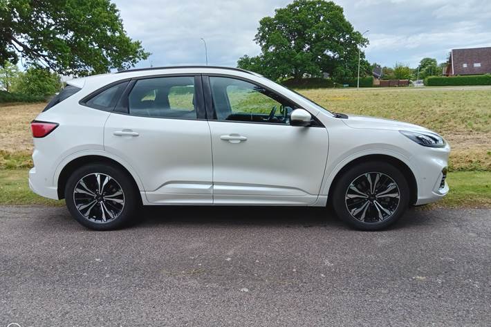 Hvid Ford Kuga fra 2021
