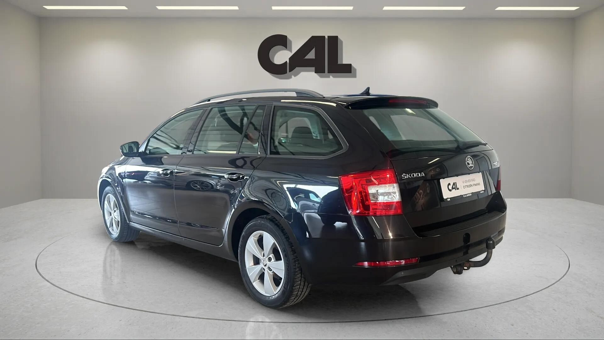 Sort Skoda Octavia fra 2020