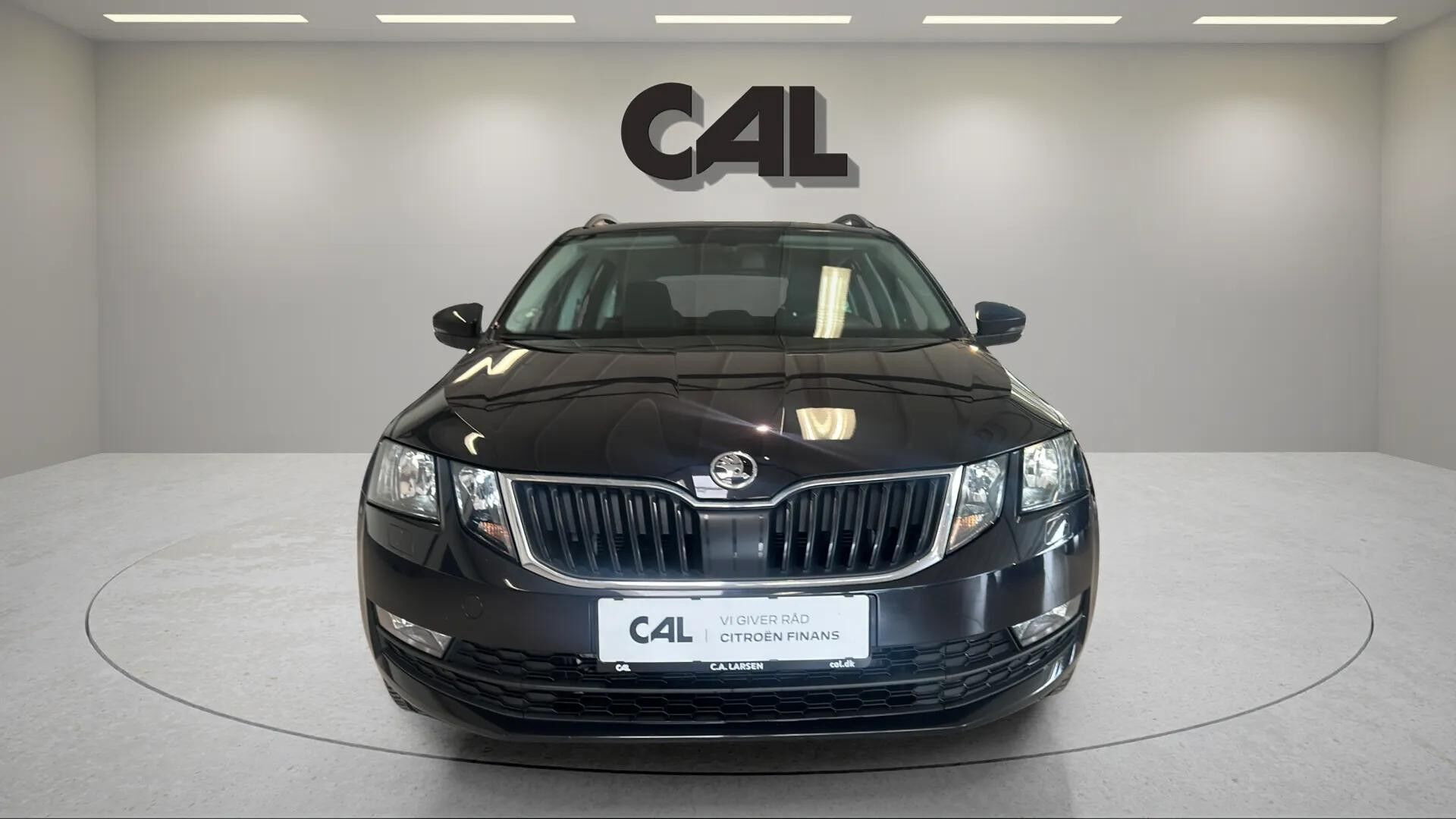 Sort Skoda Octavia fra 2020