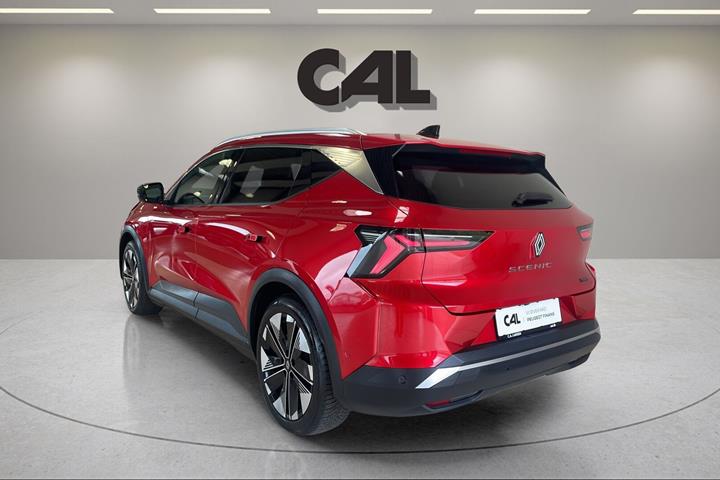 Rød Renault Scénic fra 2024