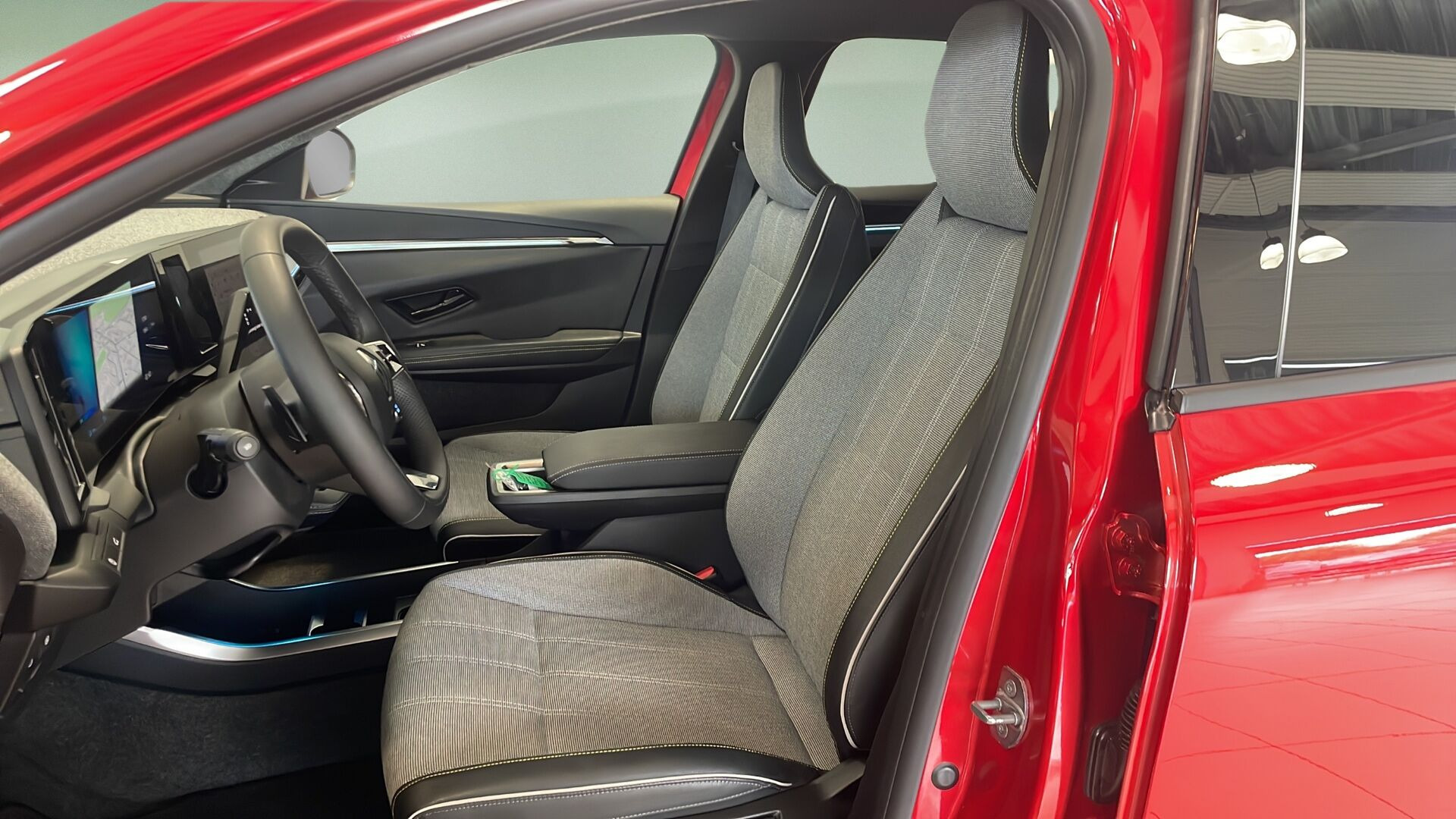 Rød Renault Scénic fra 2024