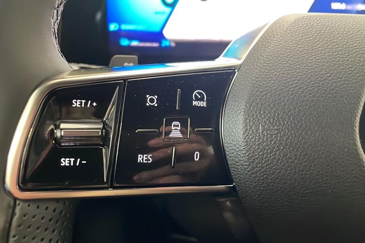Rød Renault Scénic fra 2024