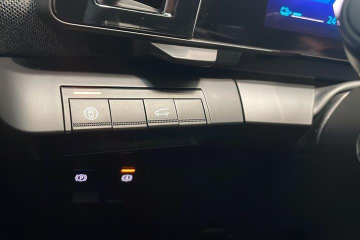 Rød Renault Scénic fra 2024