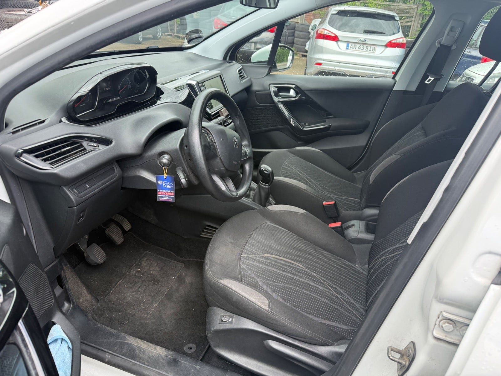 Hvid Peugeot 208 fra 2012
