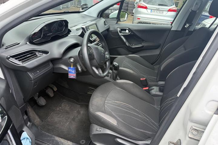 Hvid Peugeot 208 fra 2012
