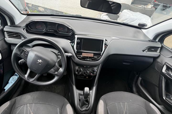 Hvid Peugeot 208 fra 2012