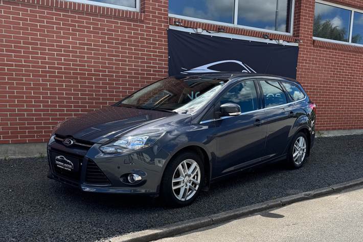 Grå Ford Focus fra 2014