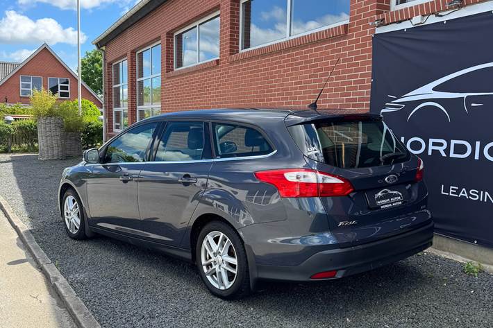 Grå Ford Focus fra 2014