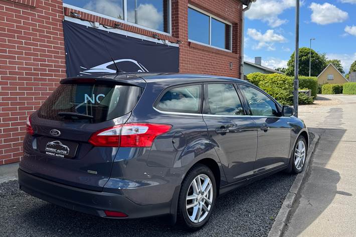 Grå Ford Focus fra 2014