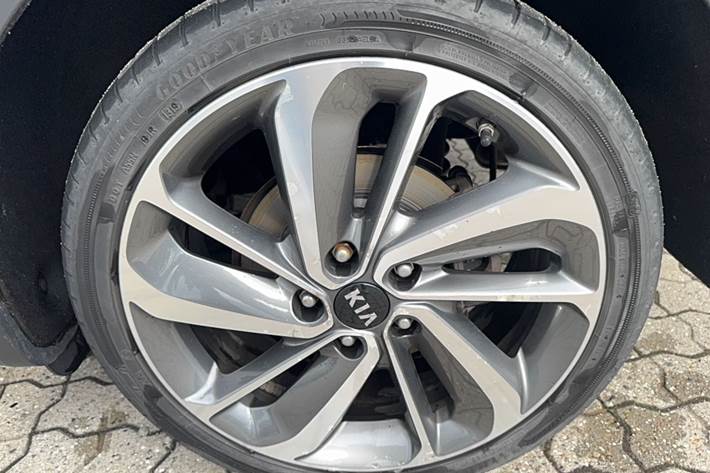 Blå Kia Niro fra 2018