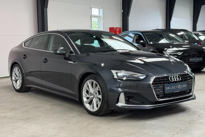 Grå Audi A5 fra 2020