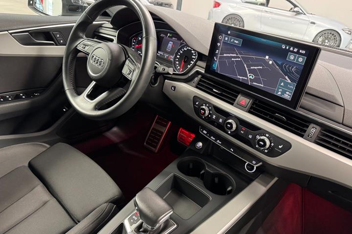Grå Audi A5 fra 2020