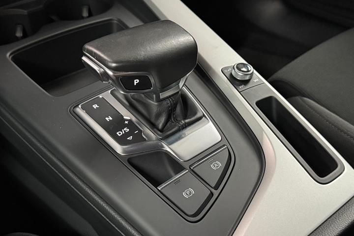 Grå Audi A5 fra 2020