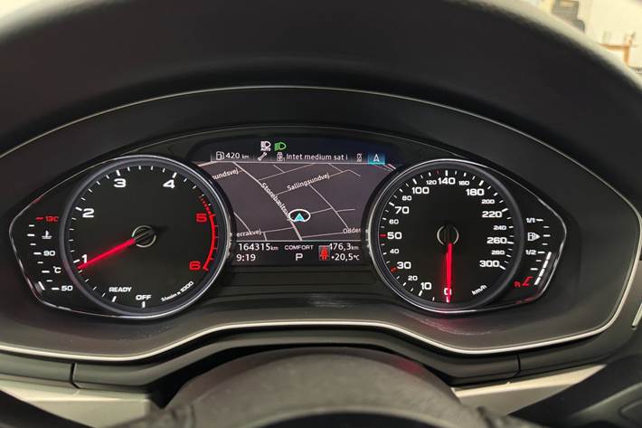 Grå Audi A5 fra 2020