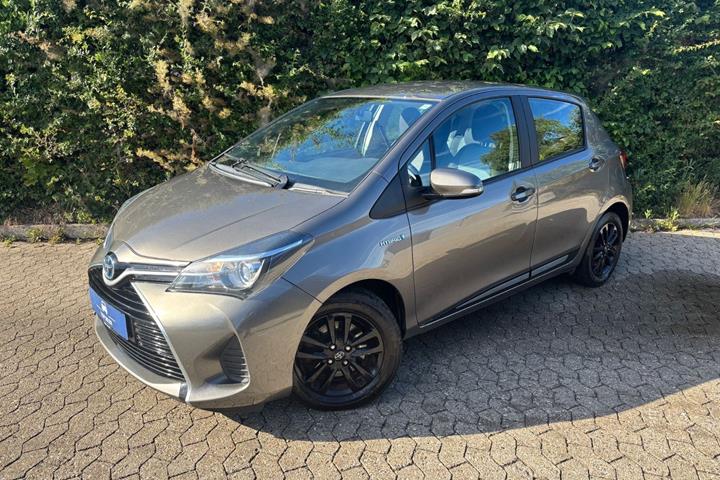 undefined Toyota Yaris fra 2017 set udefra