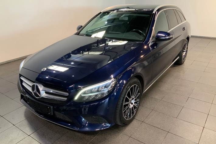 Blå Mercedes C220 d fra 2019