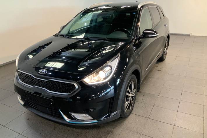 Sort Kia Niro fra 2018 set udefra