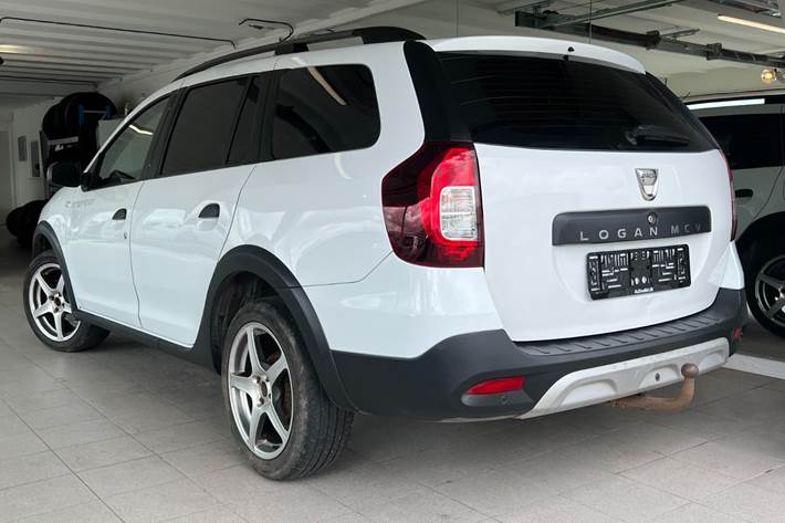 Hvid Dacia Logan Stepway fra 2017