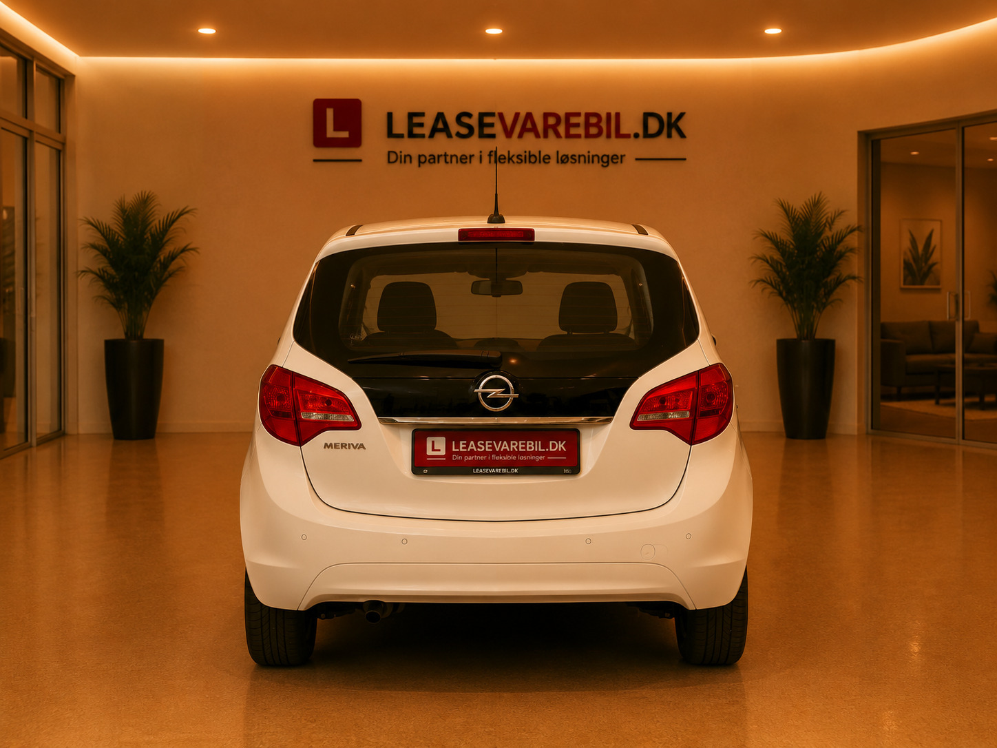 Hvid Opel Meriva fra 2017