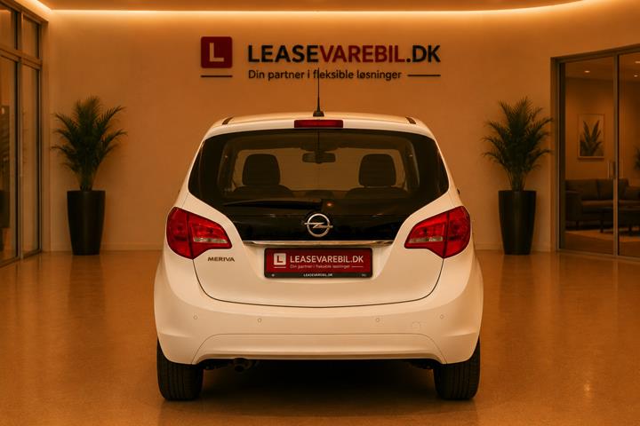 Hvid Opel Meriva fra 2017
