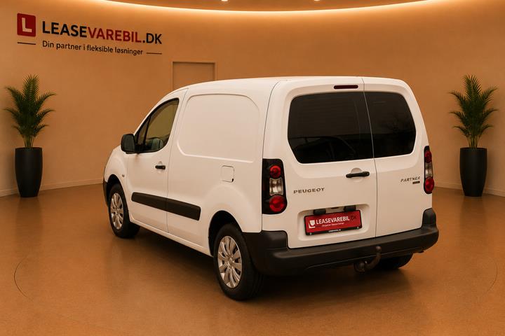 Hvid Peugeot Partner fra 2016