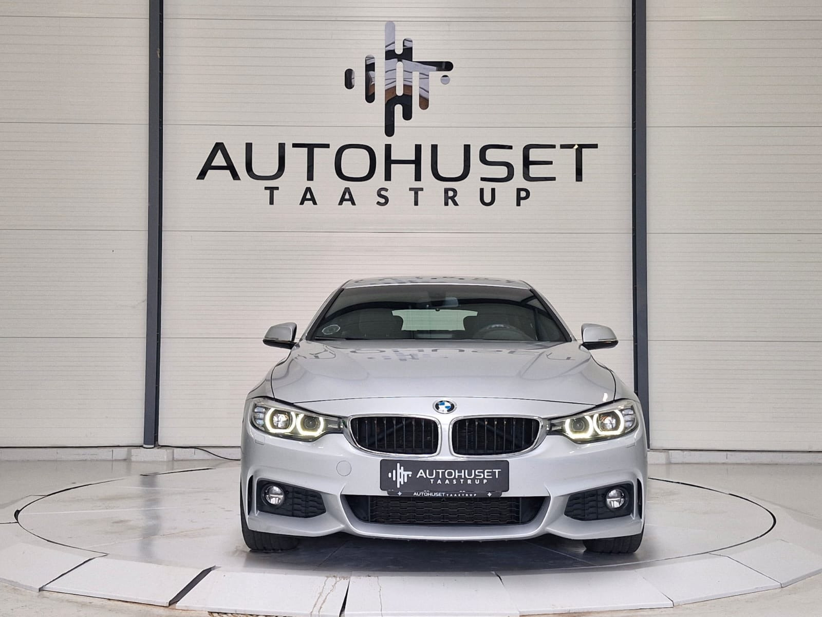 Sølv BMW 420i fra 2019