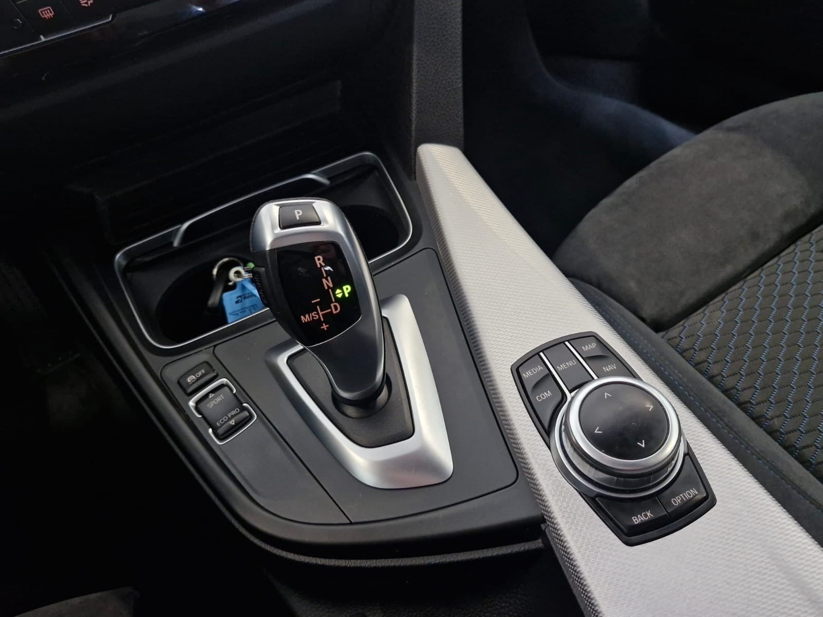 Sølv BMW 420i fra 2019