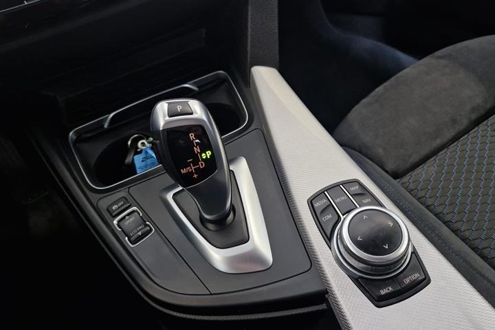 Sølv BMW 420i fra 2019