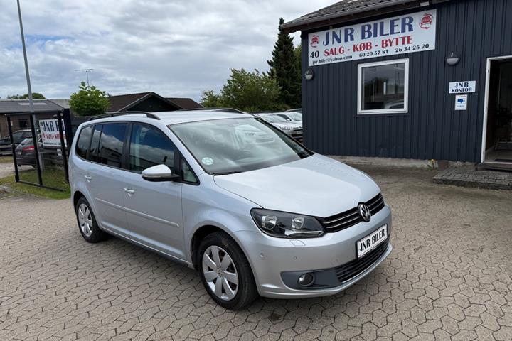 undefined VW Touran fra 2011 set udefra